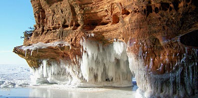 Lake Superior ice caves. Credit: Bayfield Chamber of Commerce.
